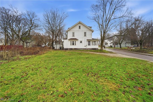 225 Cranz Place, Akron, OH 44310