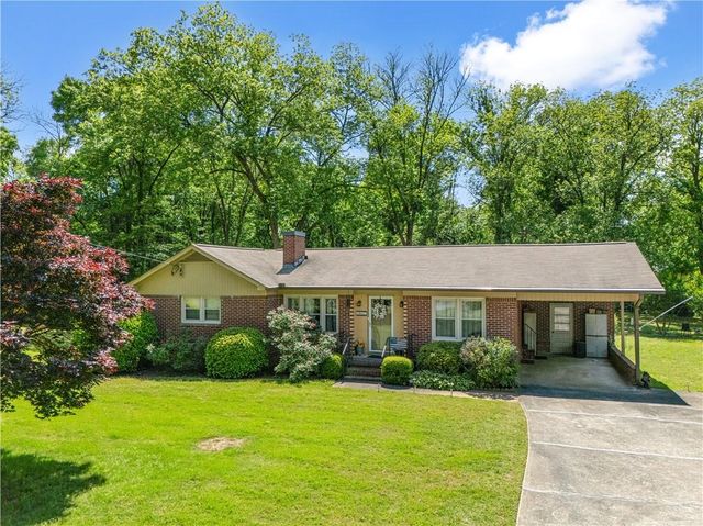 106 E Valley Rd, Rome, GA 30161