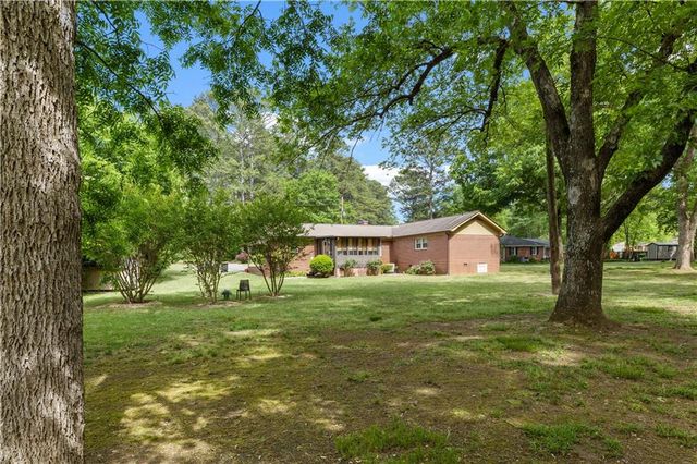 106 E Valley Rd, Rome, GA 30161