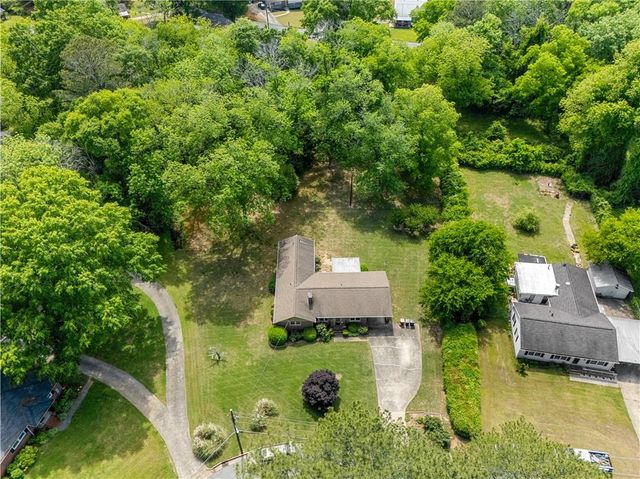 106 E Valley Rd, Rome, GA 30161