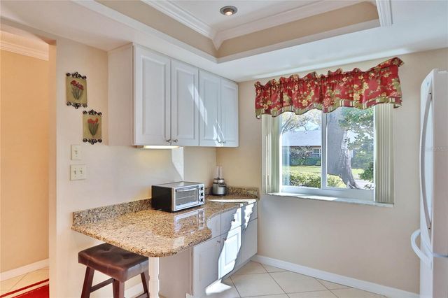 880 MACLAREN DRIVE N B, Palm Harbor, FL 34684