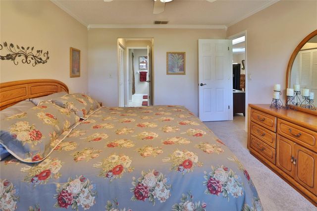 880 MACLAREN DRIVE N B, Palm Harbor, FL 34684