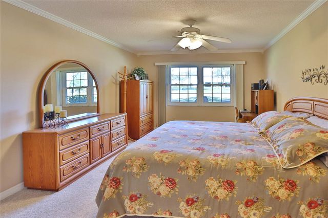 880 MACLAREN DRIVE N B, Palm Harbor, FL 34684