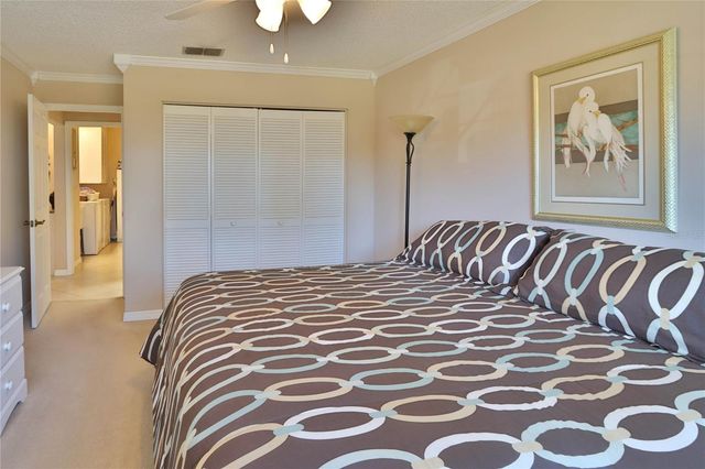 880 MACLAREN DRIVE N B, Palm Harbor, FL 34684