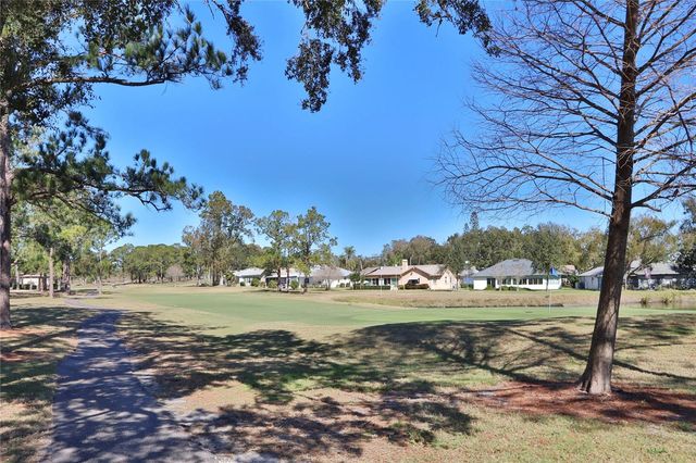 880 MACLAREN DRIVE N B, Palm Harbor, FL 34684