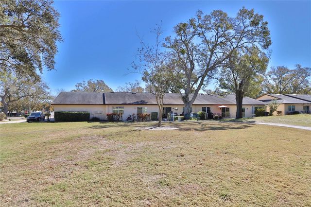 880 MACLAREN DRIVE N B, Palm Harbor, FL 34684