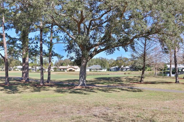 880 MACLAREN DRIVE N B, Palm Harbor, FL 34684