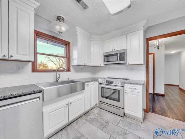 465 Byron Moman Road, Albertville, AL 35950