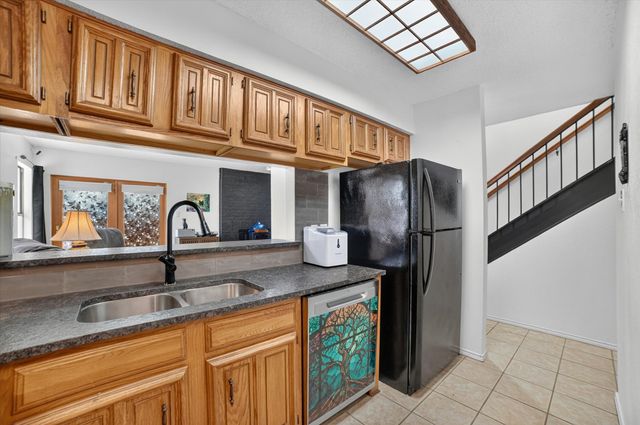 1 Meadow Lane, Bedford, TX 76021