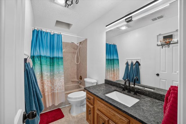 1 Meadow Lane, Bedford, TX 76021
