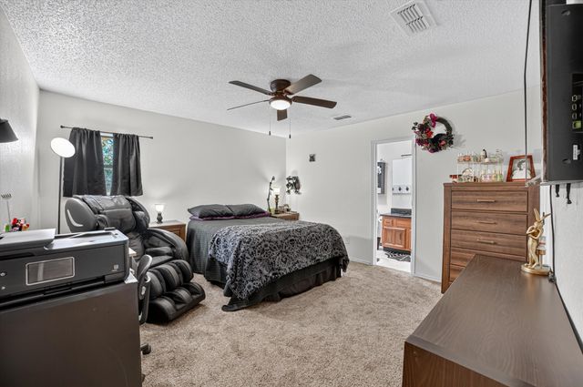 1 Meadow Lane, Bedford, TX 76021