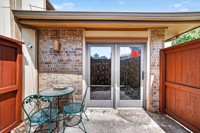 1 Meadow Lane, Bedford, TX 76021