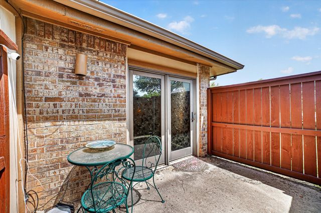 1 Meadow Lane, Bedford, TX 76021