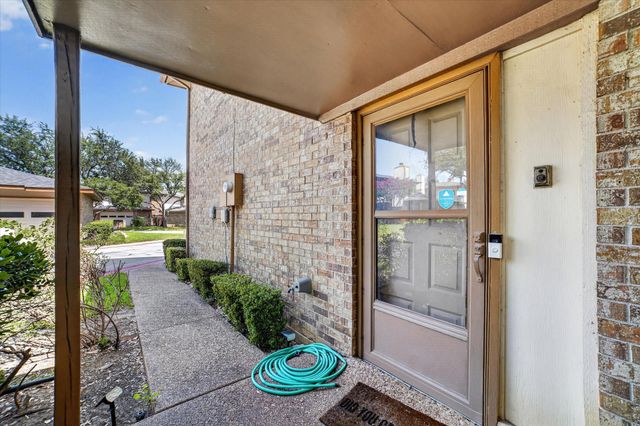 1 Meadow Lane, Bedford, TX 76021
