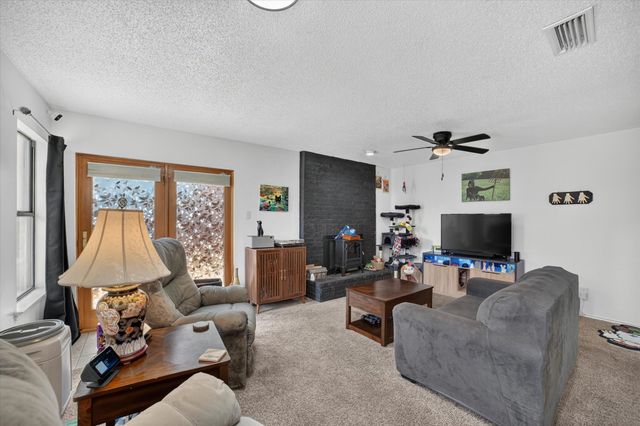1 Meadow Lane, Bedford, TX 76021