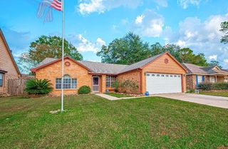 410 Forest Hills Drive, League City, TX 77573
