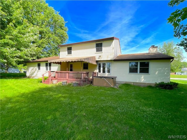 46 Old Orchard Lane, Orchard Park, NY 14127