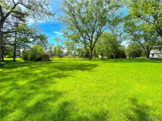46 Old Orchard Lane, Orchard Park, NY 14127