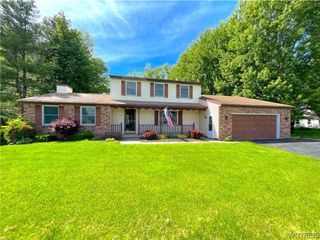 46 Old Orchard Lane, Orchard Park, NY 14127