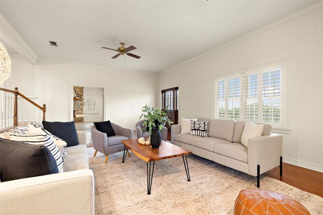 901 LAUDER DR, Spicewood, TX 78669