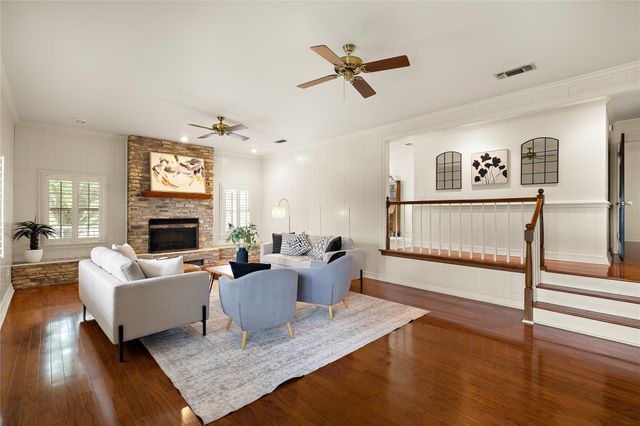 901 LAUDER DR, Spicewood, TX 78669