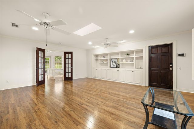 901 LAUDER DR, Spicewood, TX 78669