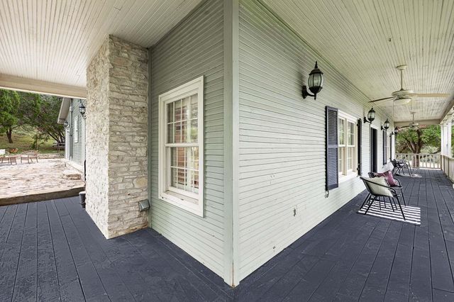 901 LAUDER DR, Spicewood, TX 78669