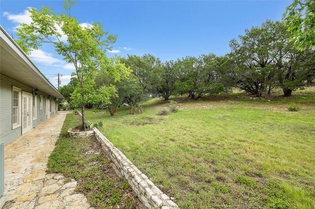 901 LAUDER DR, Spicewood, TX 78669
