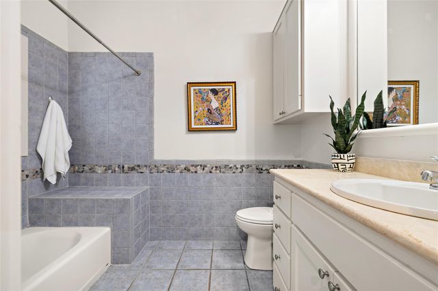 901 LAUDER DR, Spicewood, TX 78669
