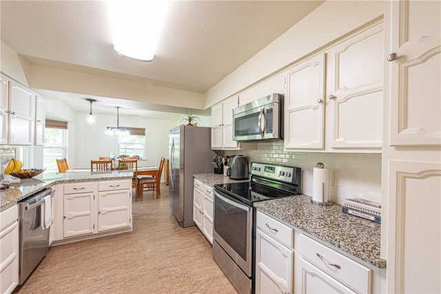 3320 N Wagner Road, Fayetteville, AR 72704