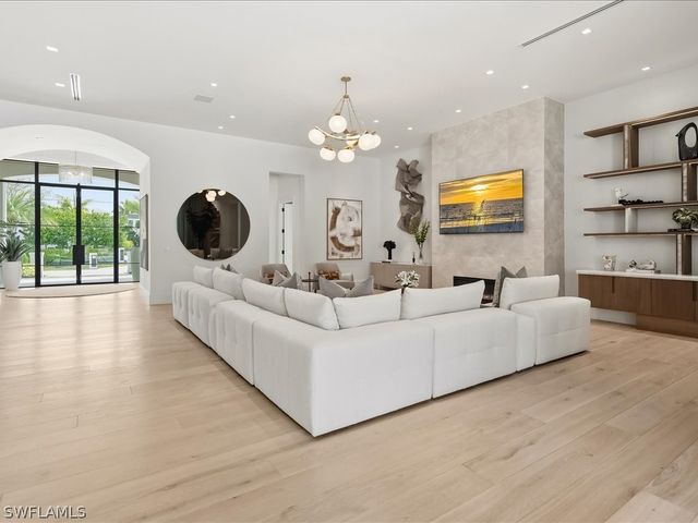 117 West ST, Naples, FL 34108