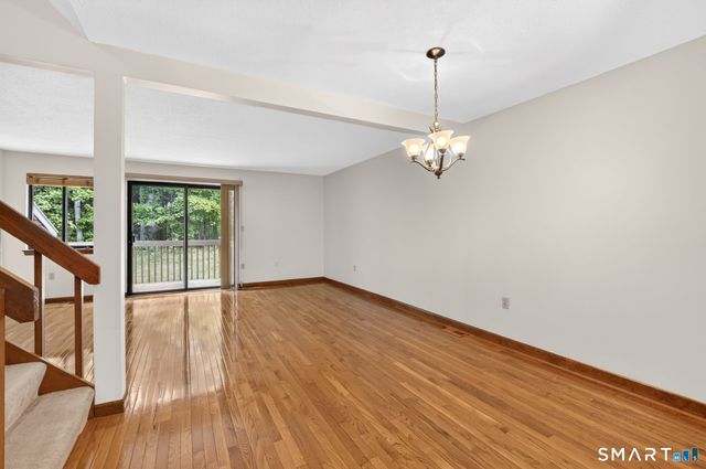 19 Wiggins Farm Drive E, Simsbury, CT 06070