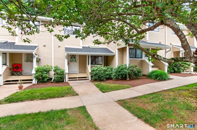 19 Wiggins Farm Drive E, Simsbury, CT 06070