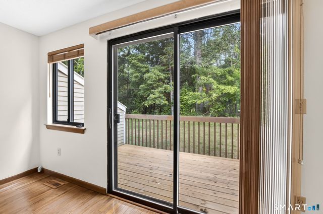 19 Wiggins Farm Drive E, Simsbury, CT 06070