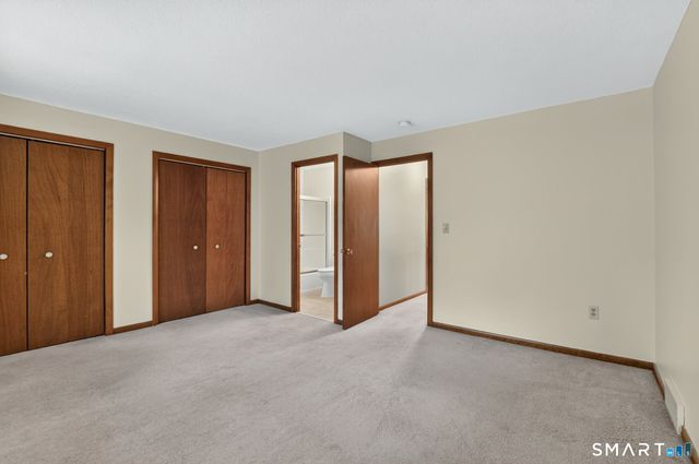 19 Wiggins Farm Drive E, Simsbury, CT 06070