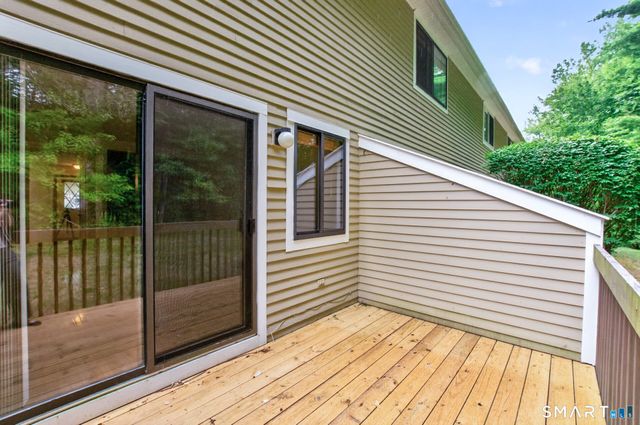 19 Wiggins Farm Drive E, Simsbury, CT 06070