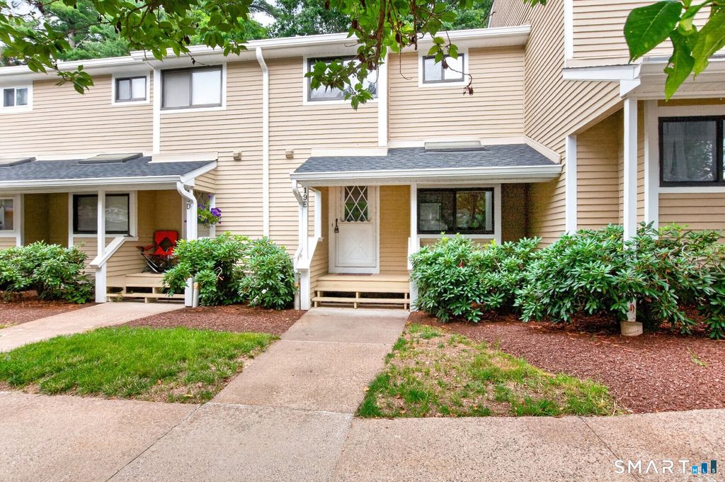 19 Wiggins Farm Drive E, Simsbury, CT 06070