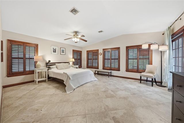 1868 JUAREZ WAY S, St Petersburg, FL 33703