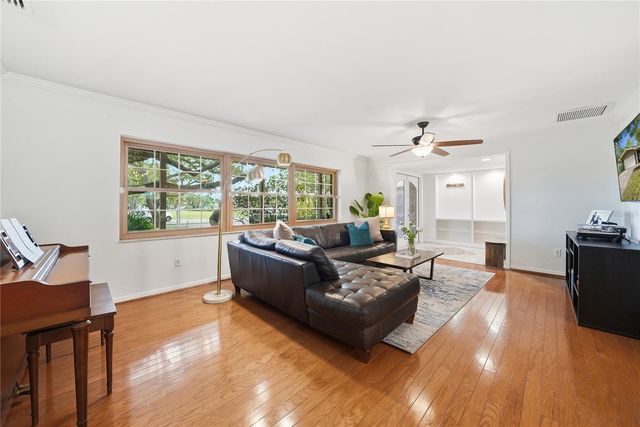 1868 JUAREZ WAY S, St Petersburg, FL 33703