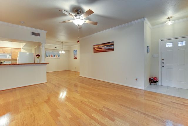 2255 Braeswood Park Drive 235, Houston, TX 77030