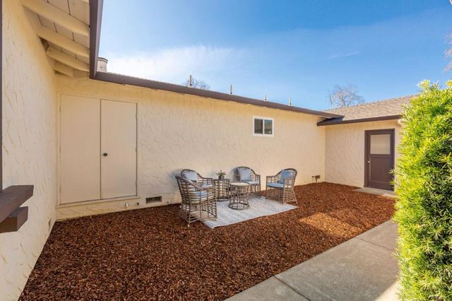 1252 Gainsborough Drive, Sunnyvale, CA 94087