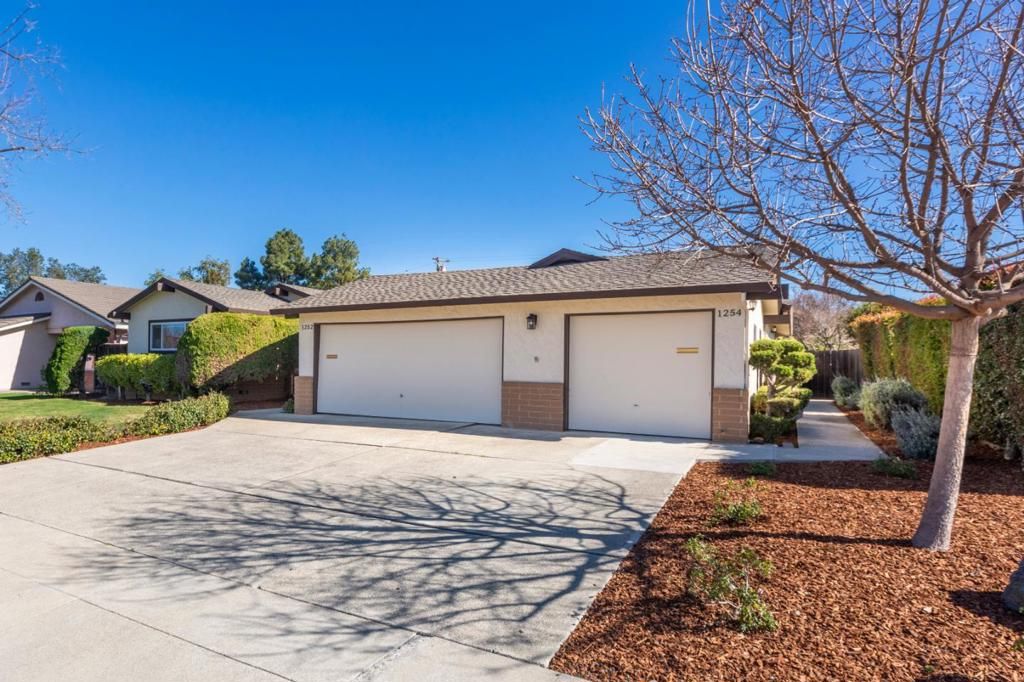 1252 Gainsborough Drive, Sunnyvale, CA 94087