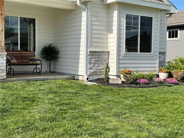 1219 W Adam Court, Ottawa, KS 66067