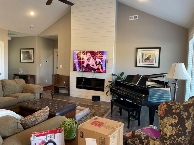 1219 W Adam Court, Ottawa, KS 66067