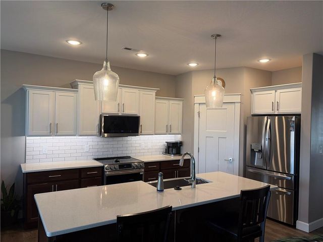 1219 W Adam Court, Ottawa, KS 66067