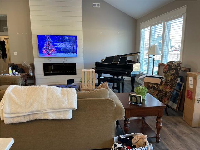 1219 W Adam Court, Ottawa, KS 66067