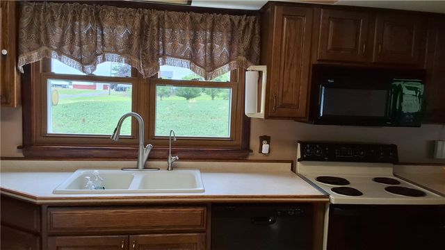 7516 Beach Road, Montezuma, NY 13021