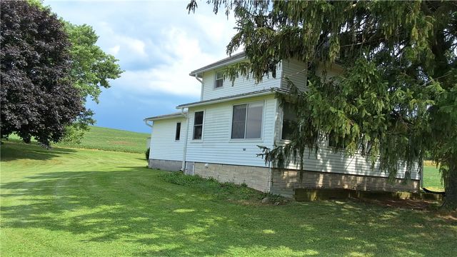 7516 Beach Road, Montezuma, NY 13021
