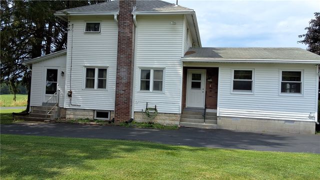 7516 Beach Road, Montezuma, NY 13021