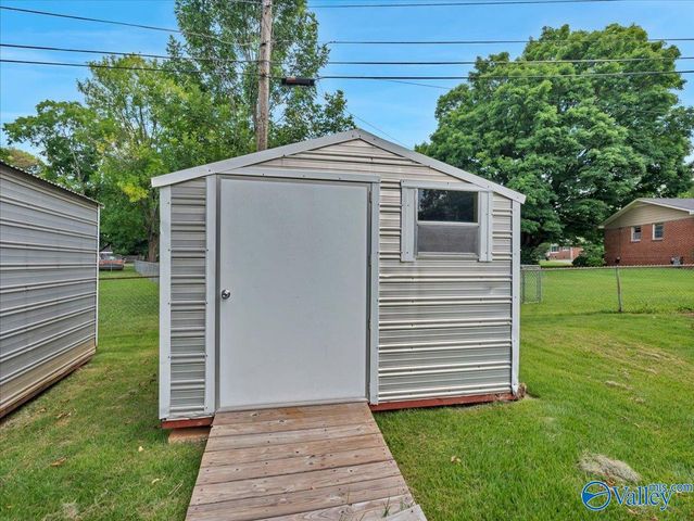 3906 Ellen Drive, Huntsville, AL 35810